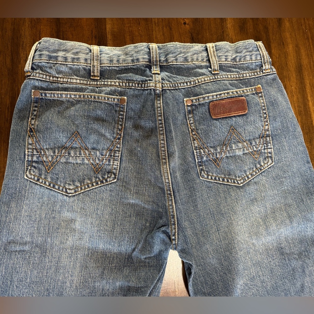 Wrangler Men's Blue Slim Straight Jeans